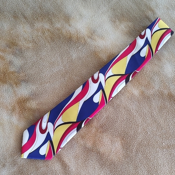 Abstract Retro Silk Tie - Picture 3 of 4